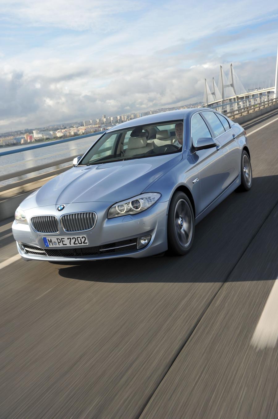  BMW ActiveHybrid 5 2012 года  (US) (фото 125 из 135)